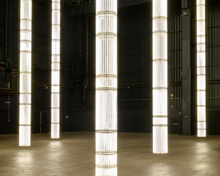 ILUMINACIÓN PIRELLI HANGARBICOCCA (MILÁN)